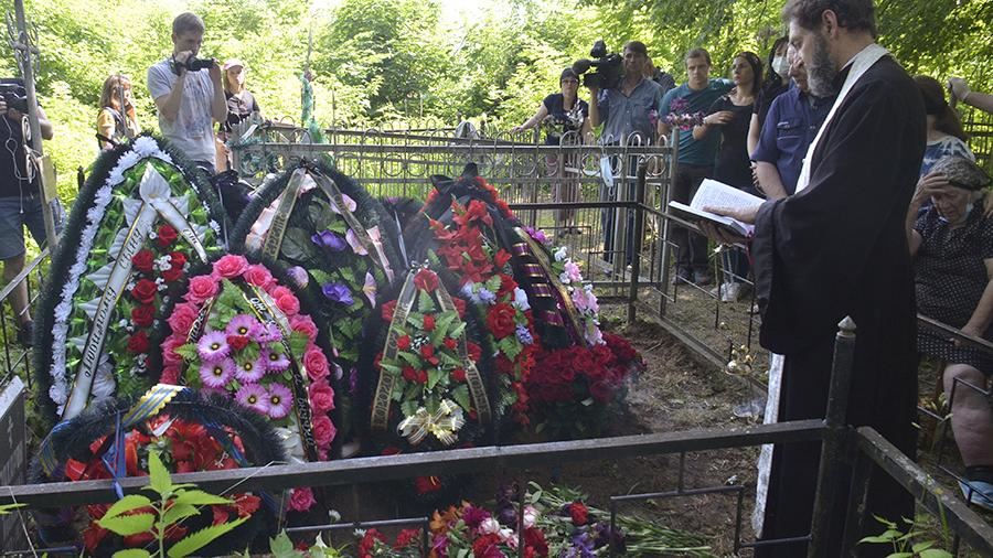 Ефремов прислал на похороны погибшего в ДТП мужчины два венка<br />
