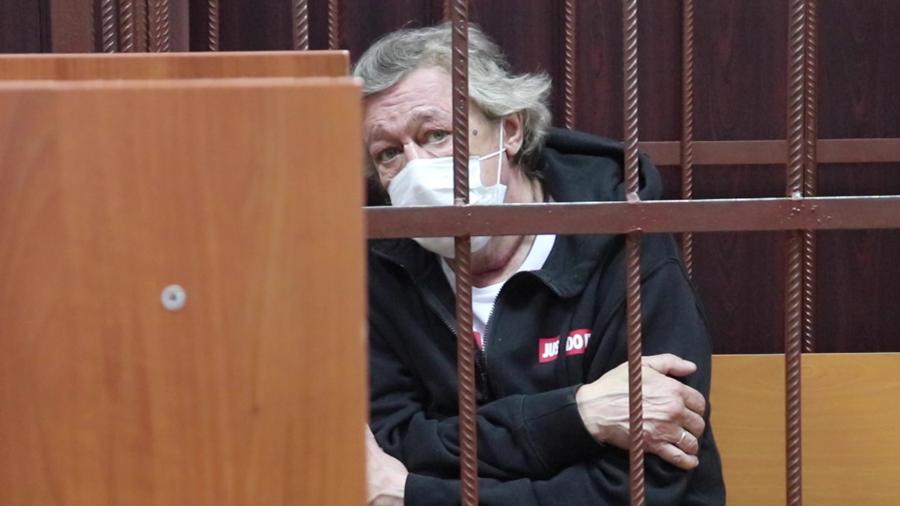 Семья погибшего в ДТП Захарова не приняла извинения актера Ефремова<br />
