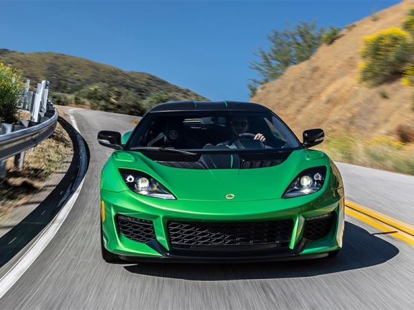 Lotus полностью откажется от бензиновых двигателей