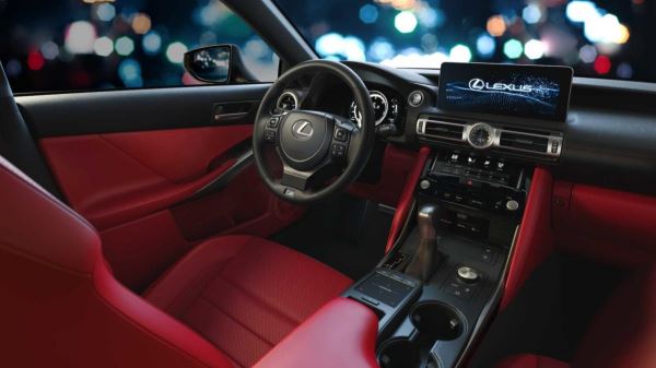 Lexus представил новый Lexus IS